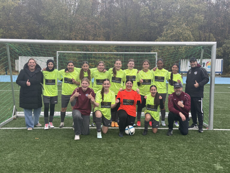B-Juniorinnen feiern 6:1-Heimsieg bei Regen in Neuwied